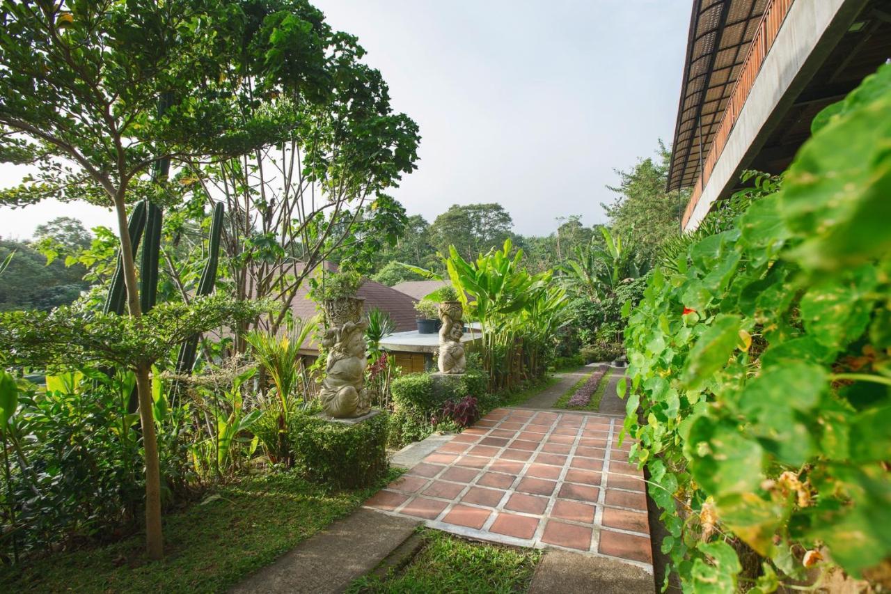 Giriwood Hotel & Villa Munduk  Exterior photo