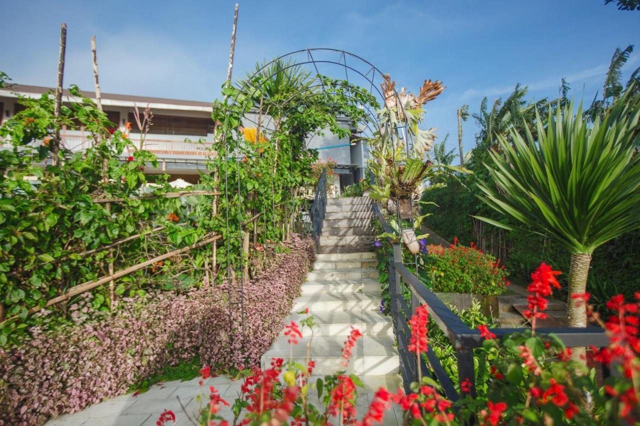 Giriwood Hotel & Villa Munduk  Exterior photo